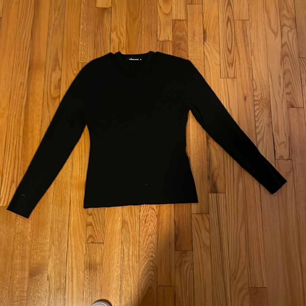 Olivaceous black sweater with neck choker cut out